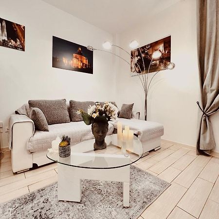 Futura Suite Apartment Bologna Bagian luar foto