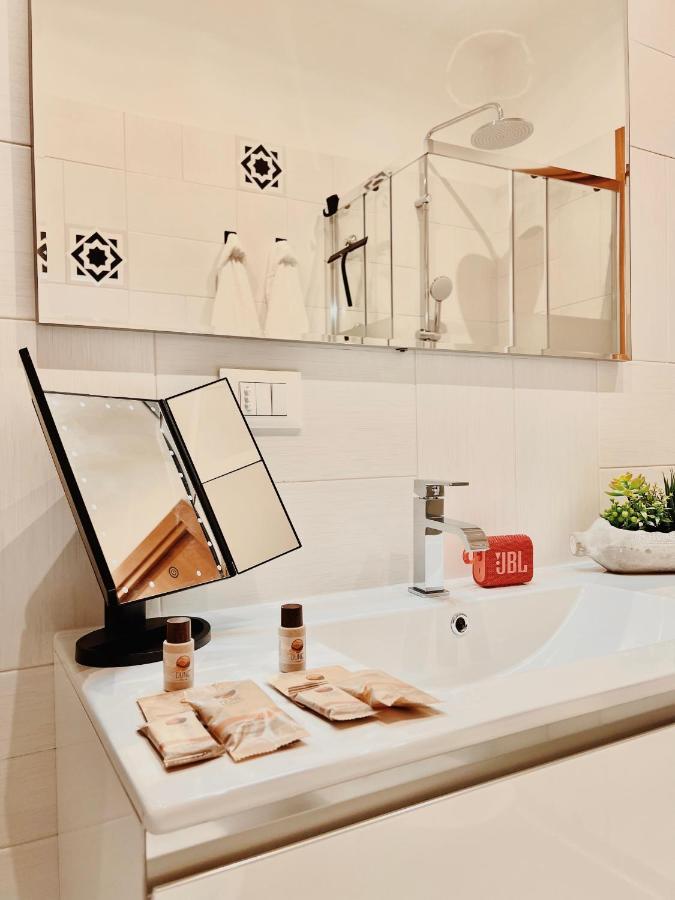 Futura Suite Apartment Bologna Bagian luar foto